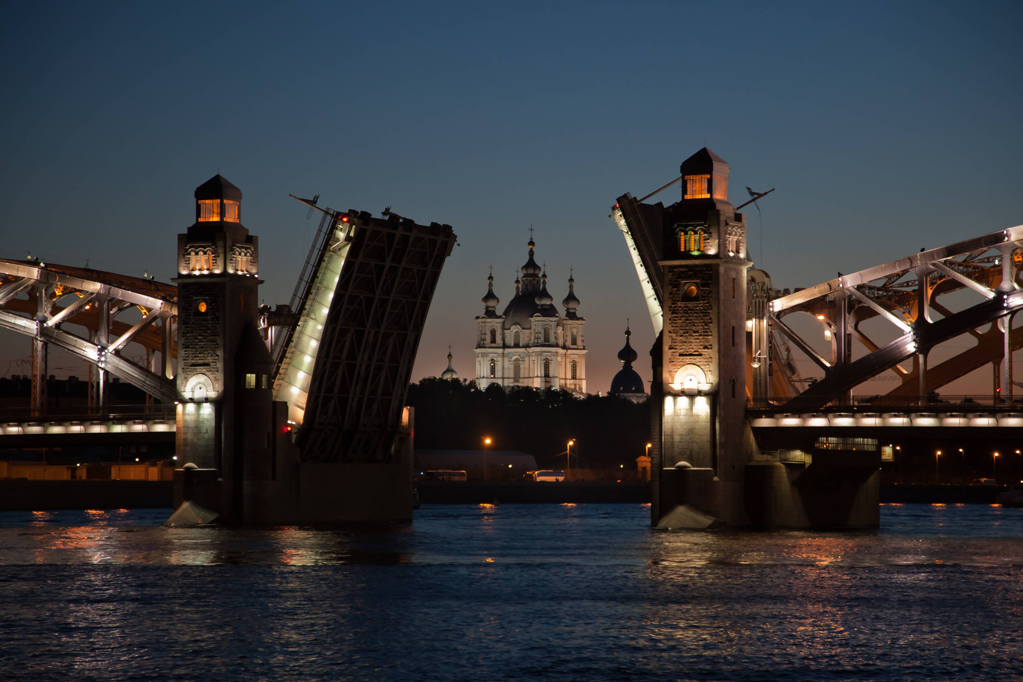 Смольный собор Большеохтинский мост в Санкт Петербурге